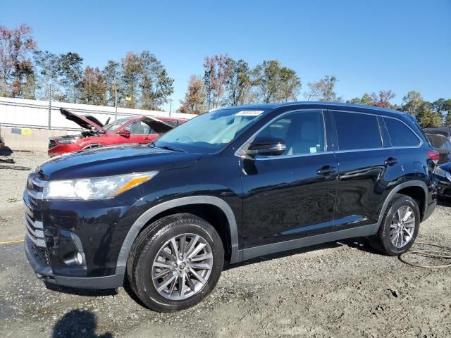 2019 Toyota Highlander SE