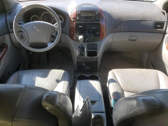 2005 Toyota Sienna XLE