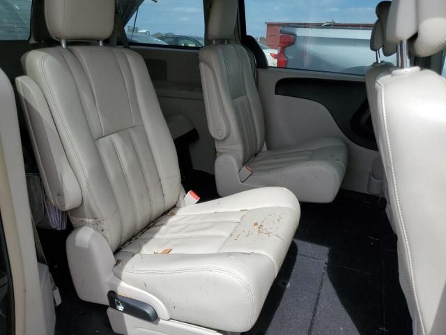 2013 Chrysler Town & Country Touring