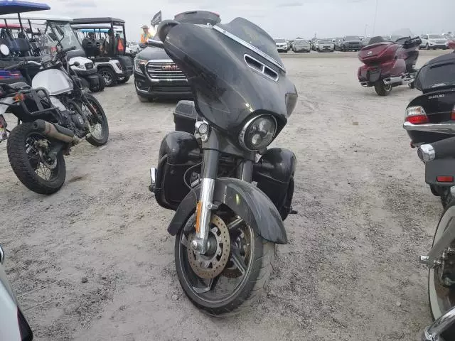 2017 Harley-Davidson Flhxse CVO Street Glide