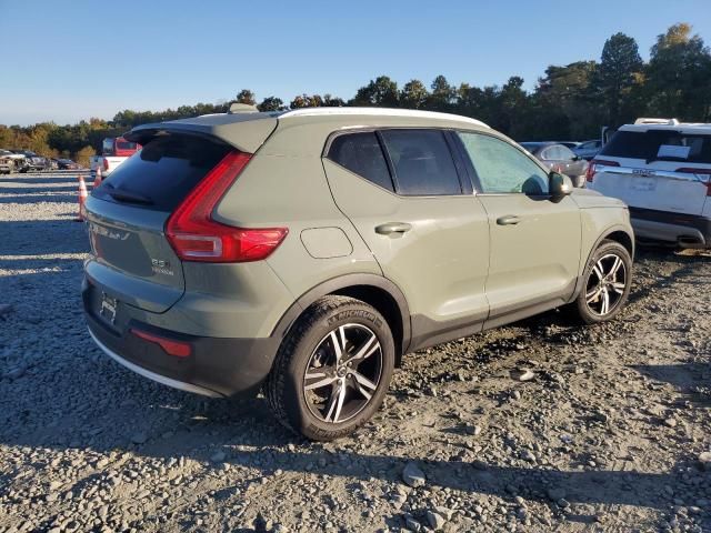 2023 Volvo XC40 Core