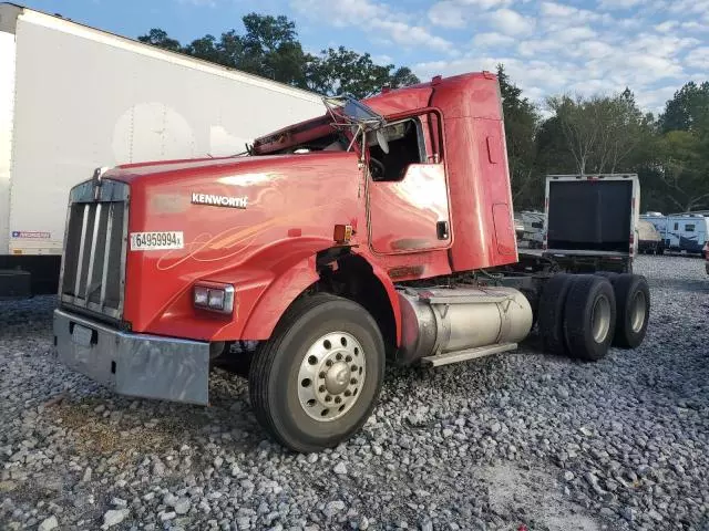 2013 Kenworth Construction T800