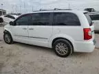 2016 Chrysler Town & Country Touring L