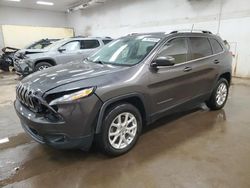 Carros salvage sin ofertas aún a la venta en subasta: 2016 Jeep Cherokee Latitude