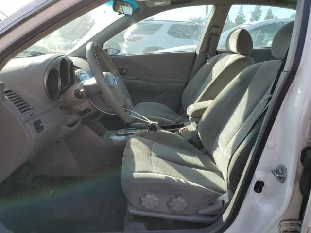 2004 Nissan Altima Base