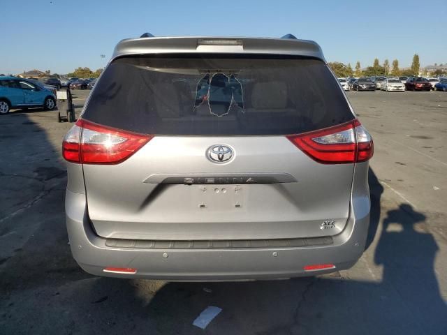 2017 Toyota Sienna XLE