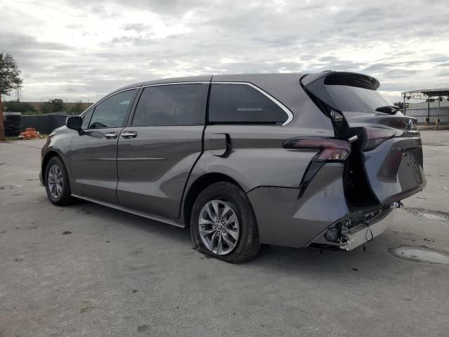 2024 Toyota Sienna XLE