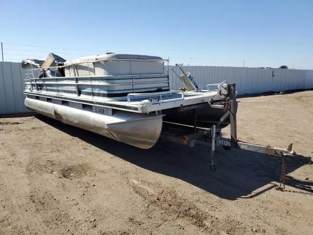 1992 Harf Pontoon