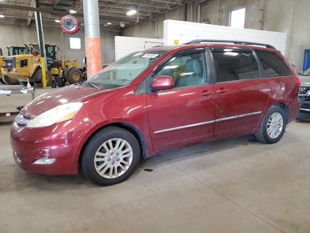 2010 Toyota Sienna XLE