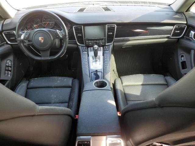 2011 Porsche Panamera 2