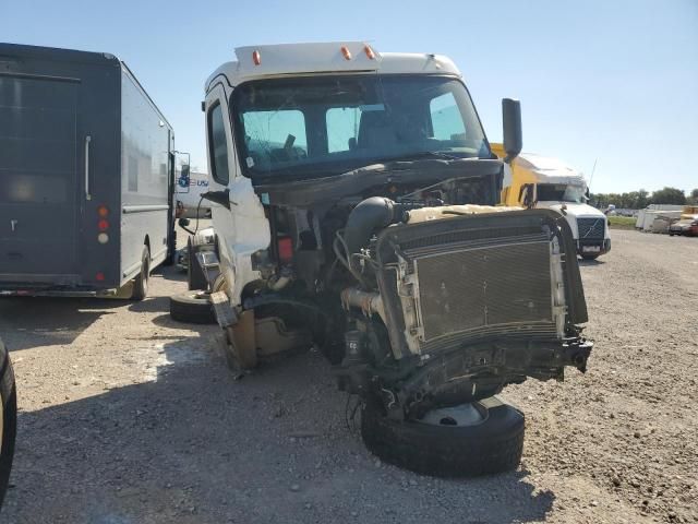 2020 Freightliner Cascadia 116