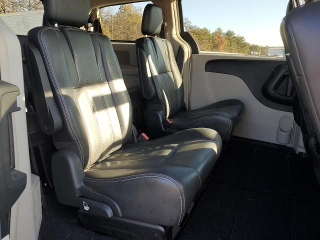 2012 Chrysler Town & Country Touring