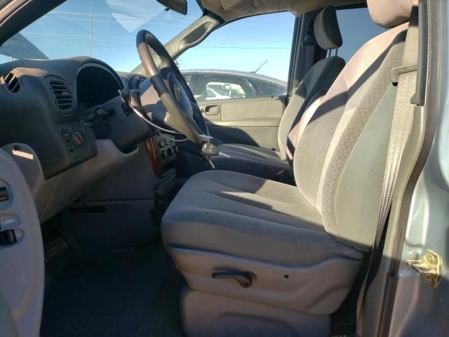 2005 Chrysler Town & Country LX