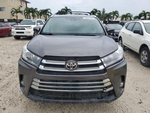 2018 Toyota Highlander SE