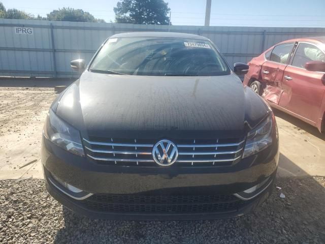 2013 Volkswagen Passat SEL