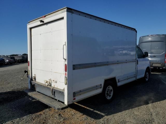 2011 GMC Savana Cutaway G3500