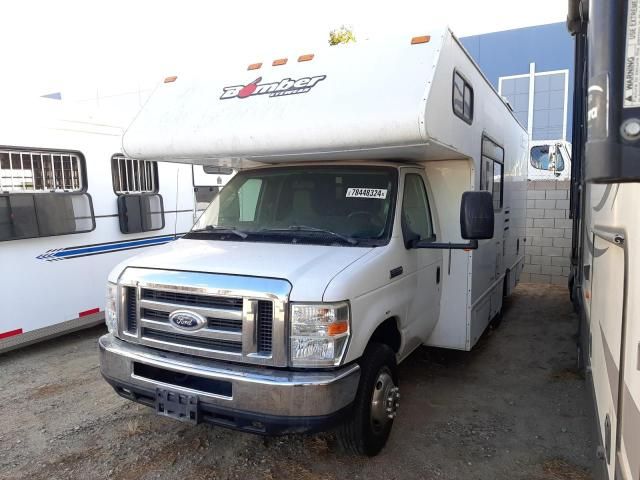 2015 Ford Econoline E350 Super Duty Cutaway Van