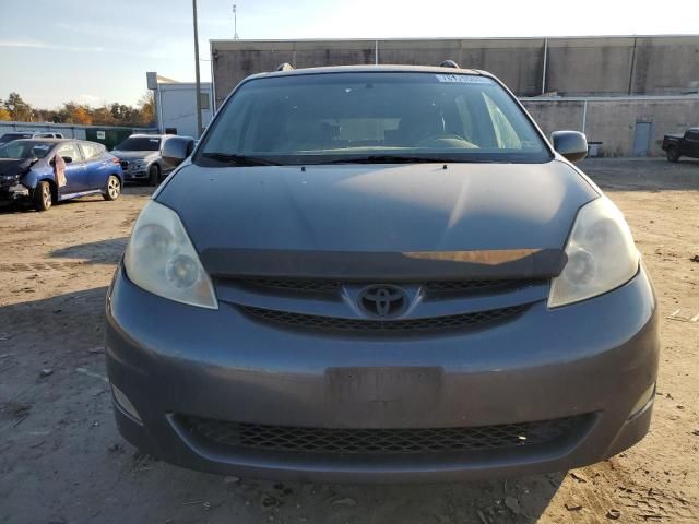 2007 Toyota Sienna XLE