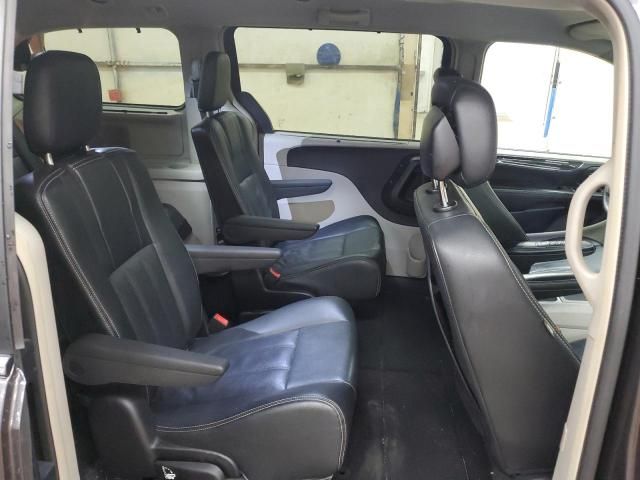 2015 Chrysler Town & Country Touring L