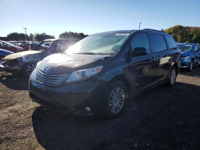 2016 Toyota Sienna XLE