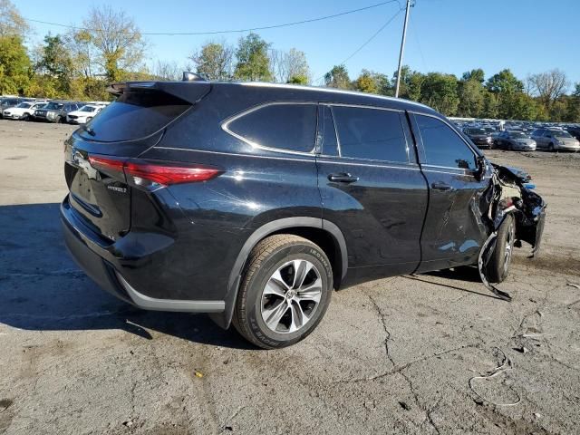 2021 Toyota Highlander Hybrid XLE