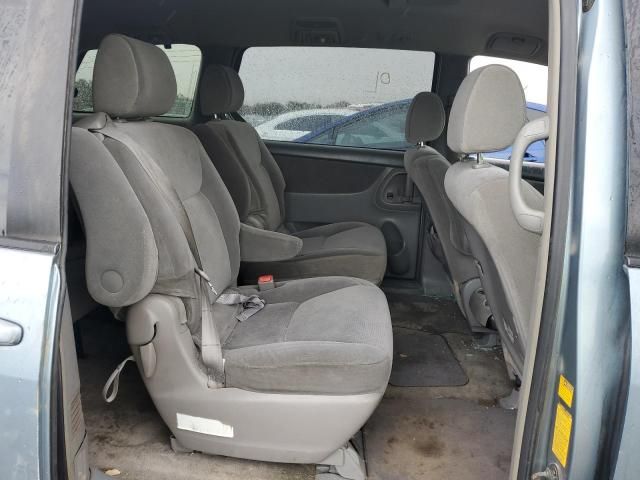 2005 Toyota Sienna CE