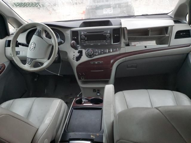 2011 Toyota Sienna XLE