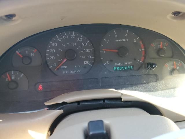 2000 Ford Mustang