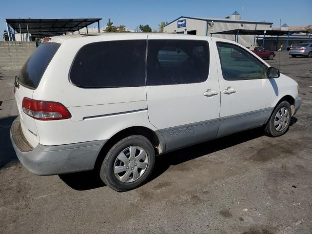 2002 Toyota Sienna CE