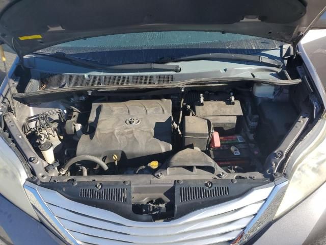 2013 Toyota Sienna XLE