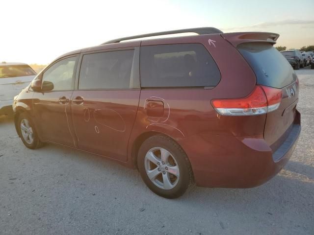 2014 Toyota Sienna LE