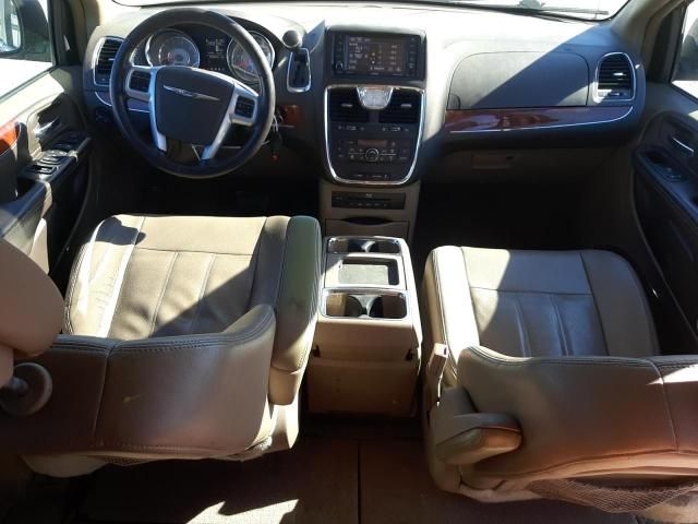 2013 Chrysler Town & Country Touring L