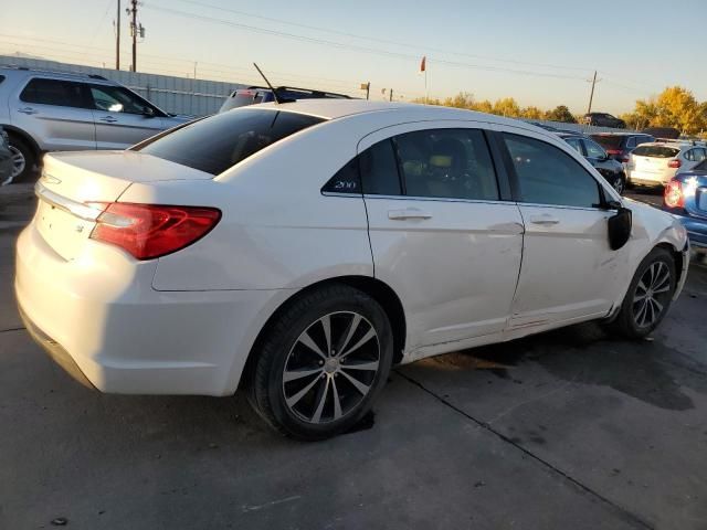 2013 Chrysler 200 Touring