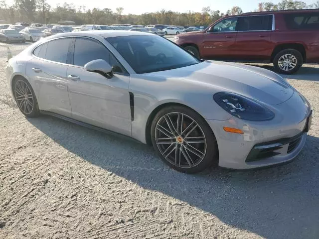 2017 Porsche Panamera 2