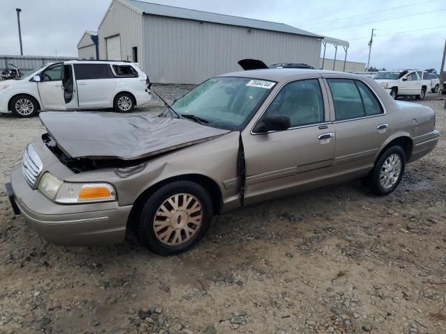 2004 Ford Crown Victoria LX