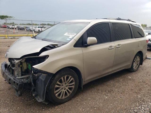 2016 Toyota Sienna XLE