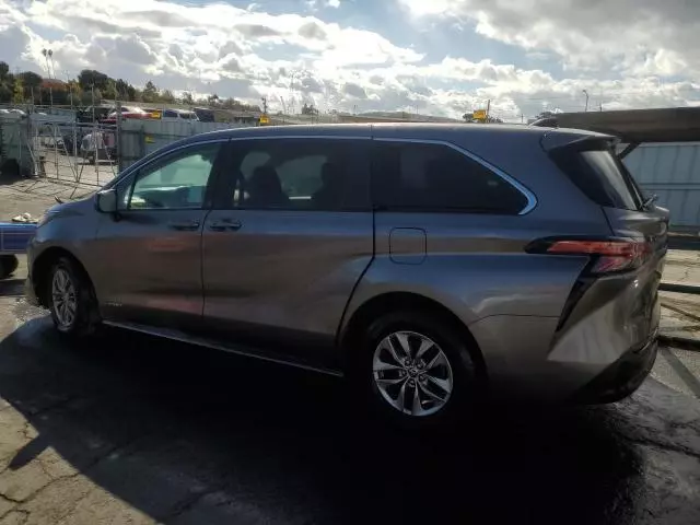 2021 Toyota Sienna LE