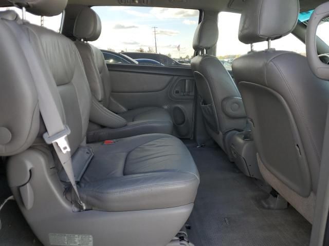 2005 Toyota Sienna XLE