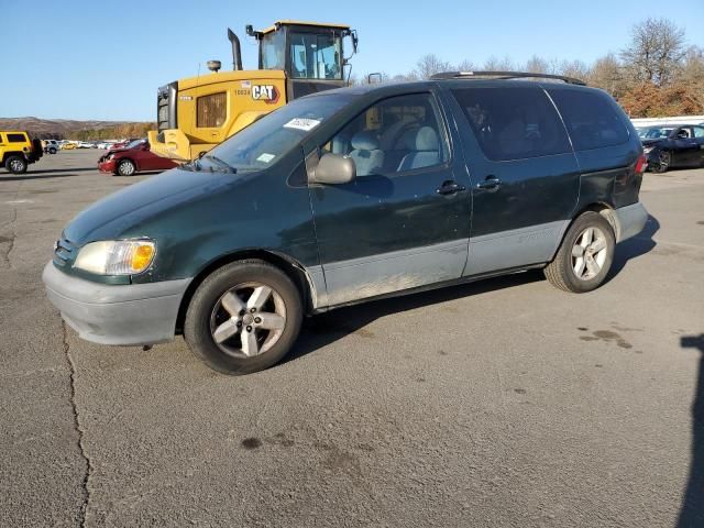 2002 Toyota Sienna LE