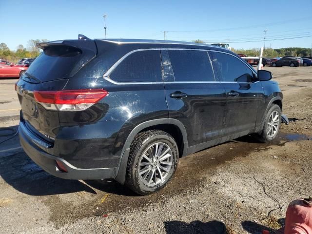 2019 Toyota Highlander SE