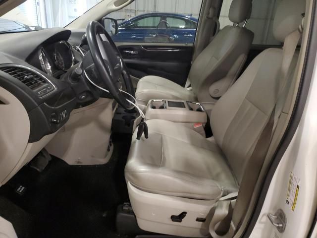 2013 Chrysler Town & Country Touring L