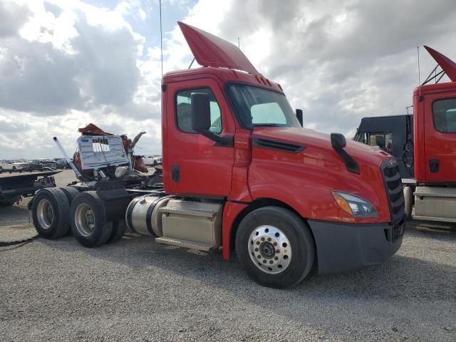 2020 Freightliner Cascadia 126