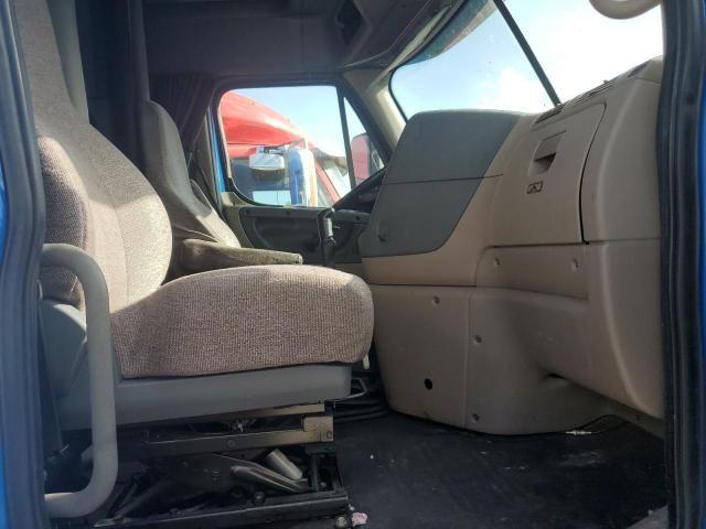 2013 Freightliner Cascadia 125