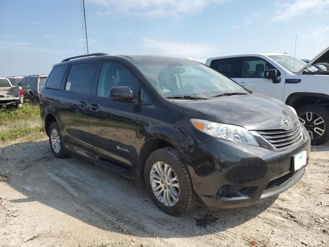 2015 Toyota Sienna LE