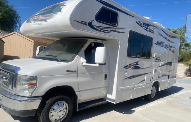 2013 Ford Econoline E350 Super Duty Cutaway Van