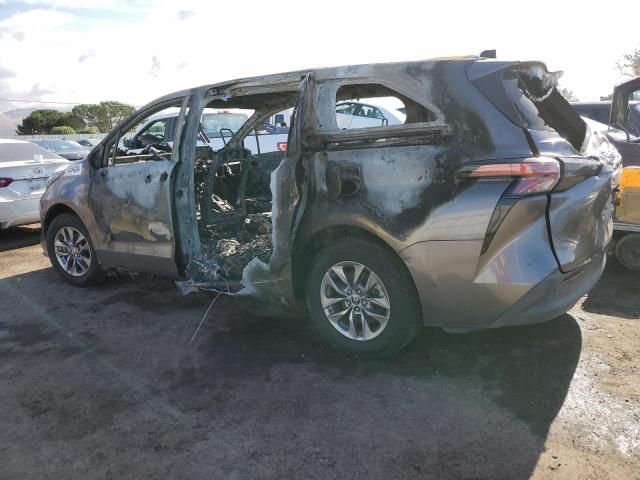 2021 Toyota Sienna LE