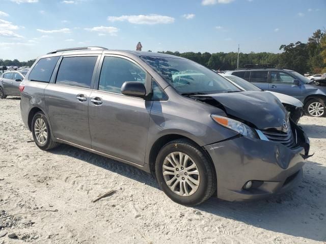 2017 Toyota Sienna XLE