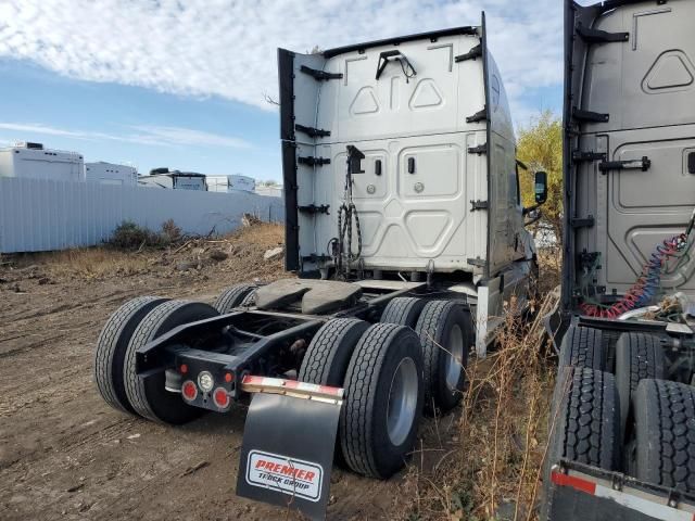 2018 Freightliner Cascadia 126