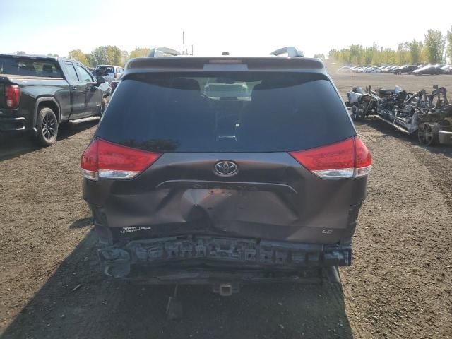 2013 Toyota Sienna LE