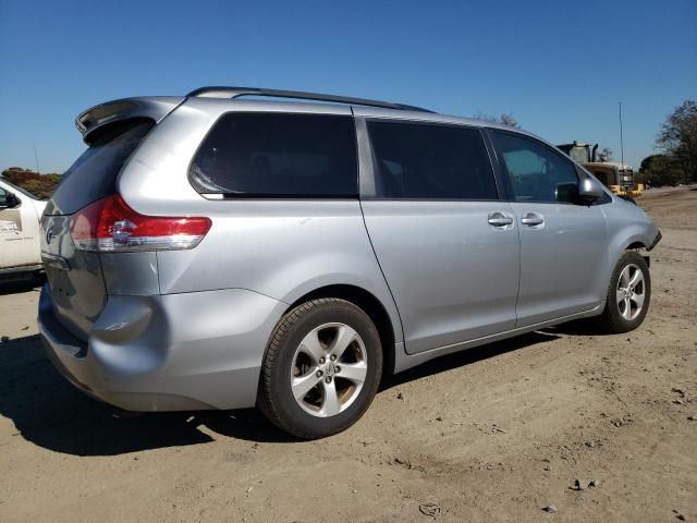 2013 Toyota Sienna LE